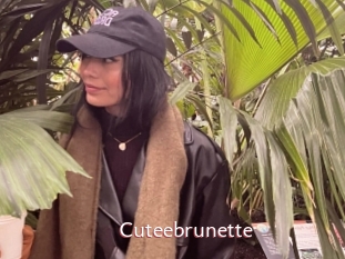 Cuteebrunette