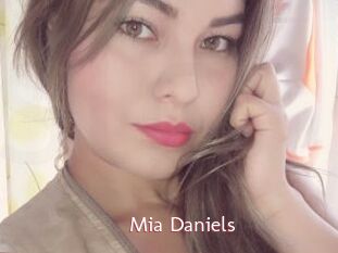 Mia_Daniels