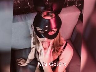 Mia_Gold_x