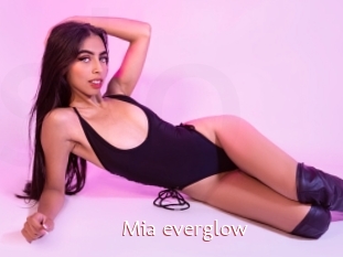Mia_everglow