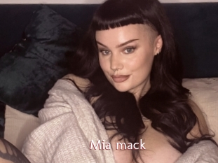 Mia_mack