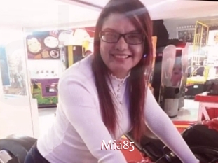 Mia85