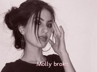 Molly_broke