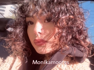 Monikamoores
