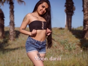 Moon_danii