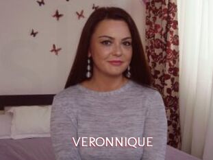 VERONNIQUE_