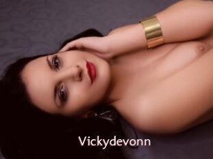Vickydevonn